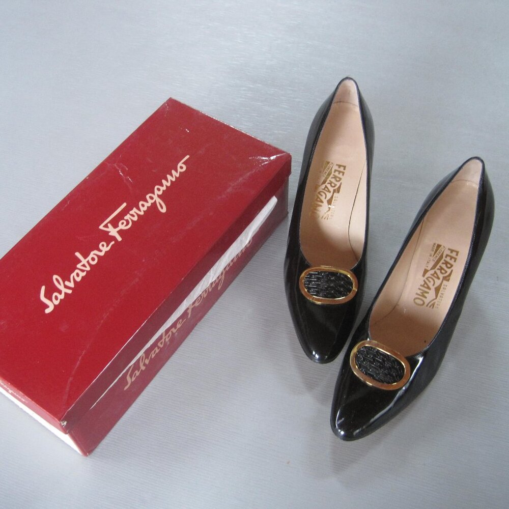 Salvatore Ferragamo Boutique Shoes 9 1/2 AA Gently Worn with Box